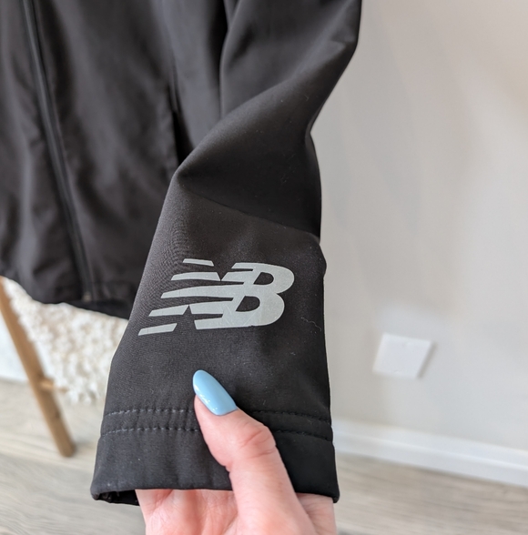 New Balance Zip Up Hooded Jacket - Picture 6 of 10